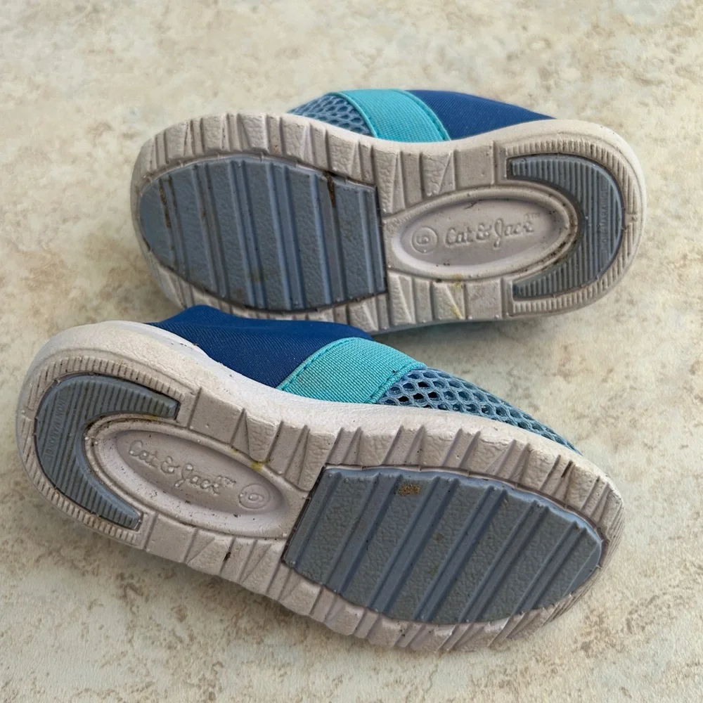 Cat & Jack Austen Toddler Water Shoes Beach Shoes, Navy Blue, Size 6T, 7T